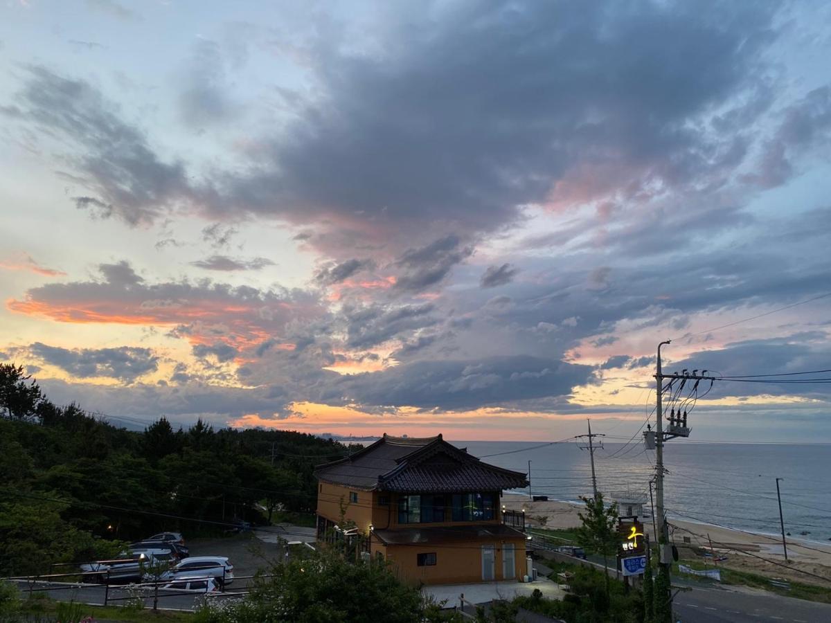 Pension Badawa Gangneung Exteriör bild